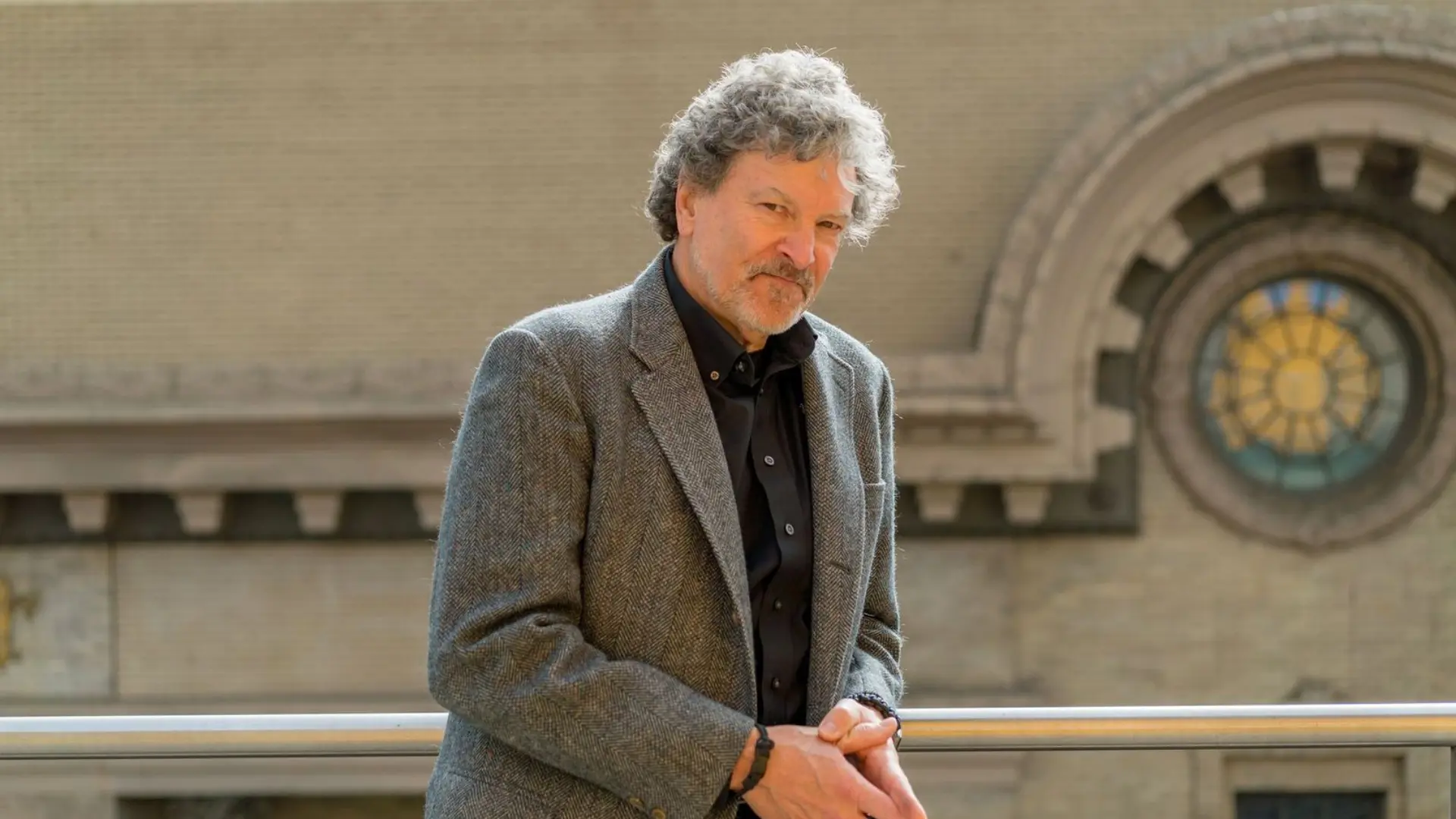 S. Chris Edmonds - <p>Build a culture where respect and results drive lasting performance.</p>