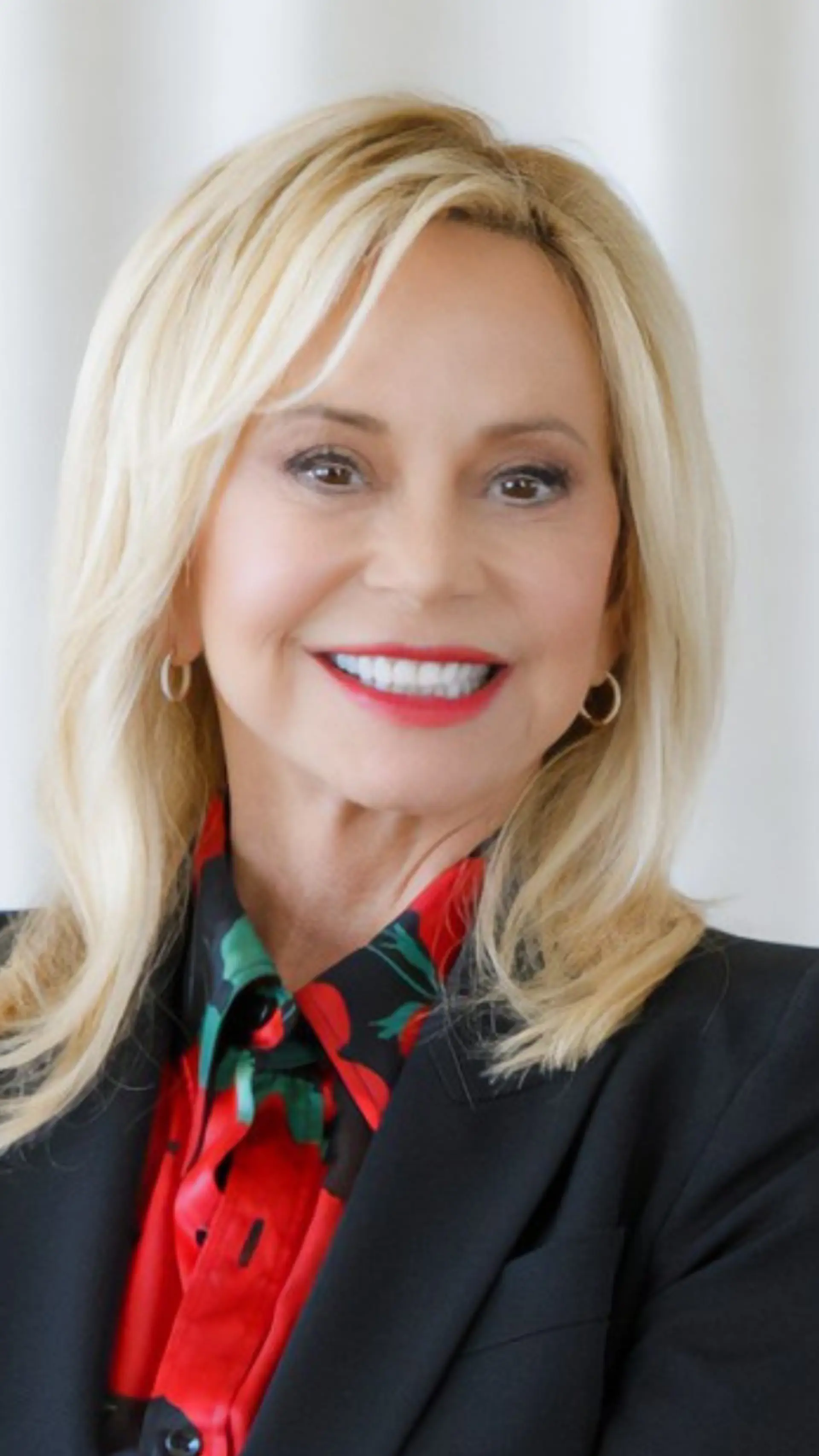 Julie Wainwright - <p>Julie Wainwright is a pioneering entrepreneur and founder of The RealReal, sharing powerful lessons on innovation, resilience and leadership.</p>
