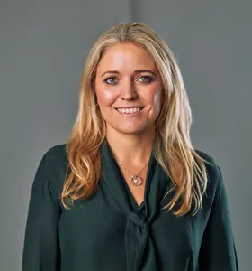 Dr Bella Smith