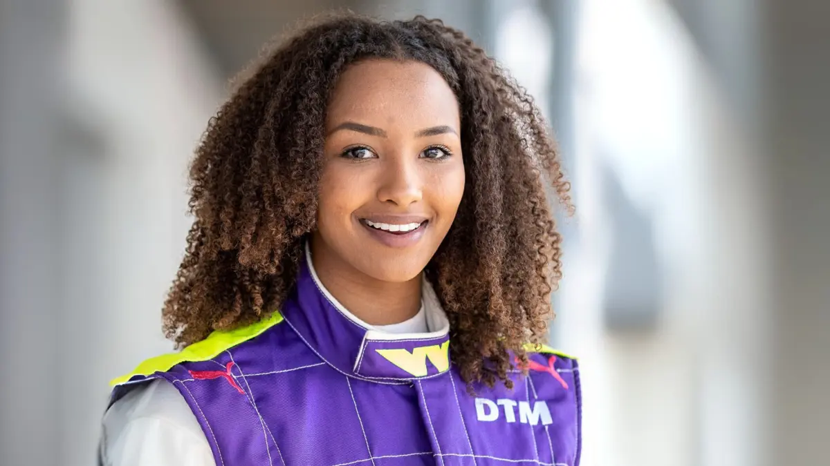Naomi Schiff International Racing Driver Speaker F1 Broadcaster naomi-schiff-international-racing-driver-speaker-f1-broadcaster