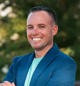 Nolan Nichols - Nolan Nichols helps leaders create Moments that Matter®—building stronger connections, resilient teams and meaningful experiences that last.