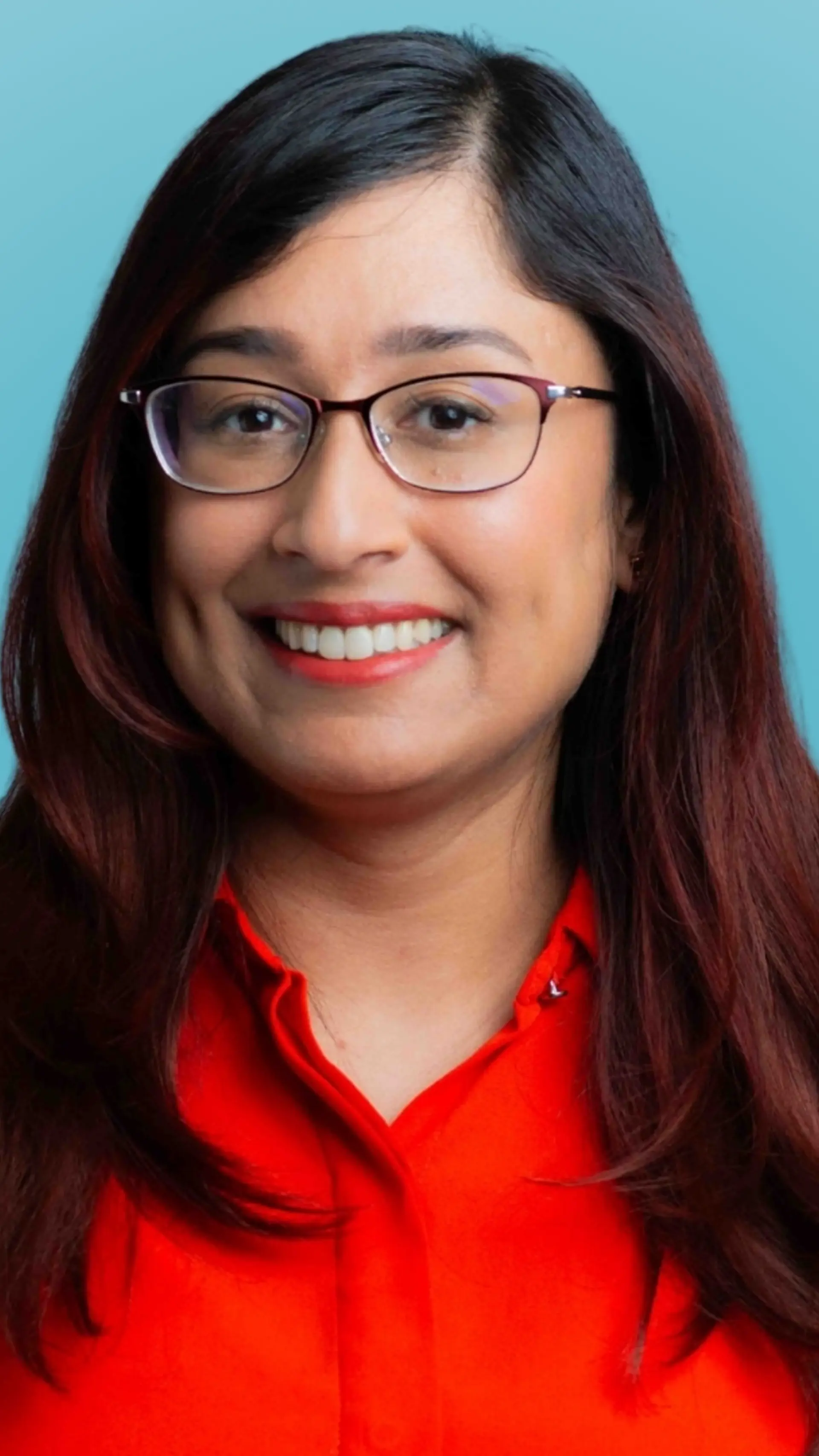 Hufsa Ahmad - <p>Hufsa Ahmad combines psychotherapy, lived experience and humor to spark powerful conversations on AI, mental health, burnout and resilience.</p>