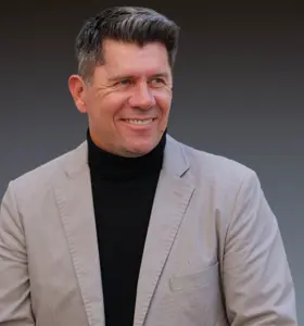 Dr. Justin Kennedy