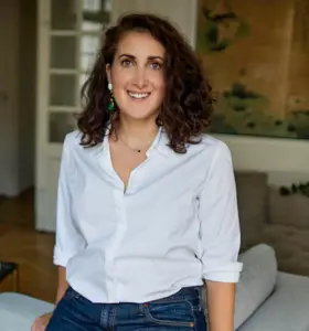 Rahaf Harfoush - Rahaf Harfoush explores how digital culture, AI, and technology reshape how we work, lead, and live.