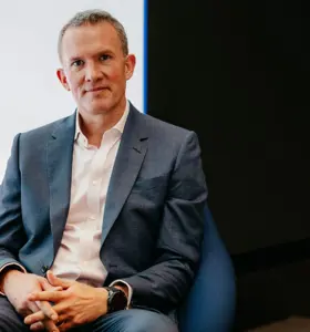 Ash Alexander-Cooper - Former soldier and pilot turned keynote speaker, sharing powerful lessons on resilience, leadership and performing under pressure.