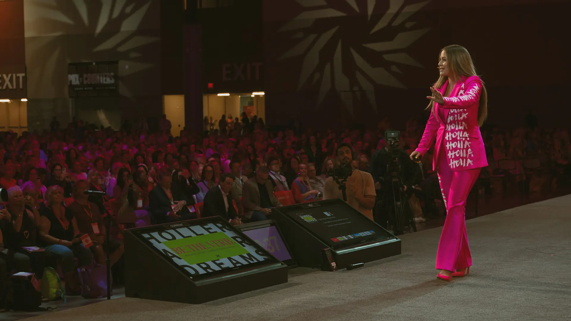 Judi Holler - <p data-start="214" data-end="346">USA TODAY bestselling author and keynote speaker helping teams build courage, creativity, and self-trust.</p>