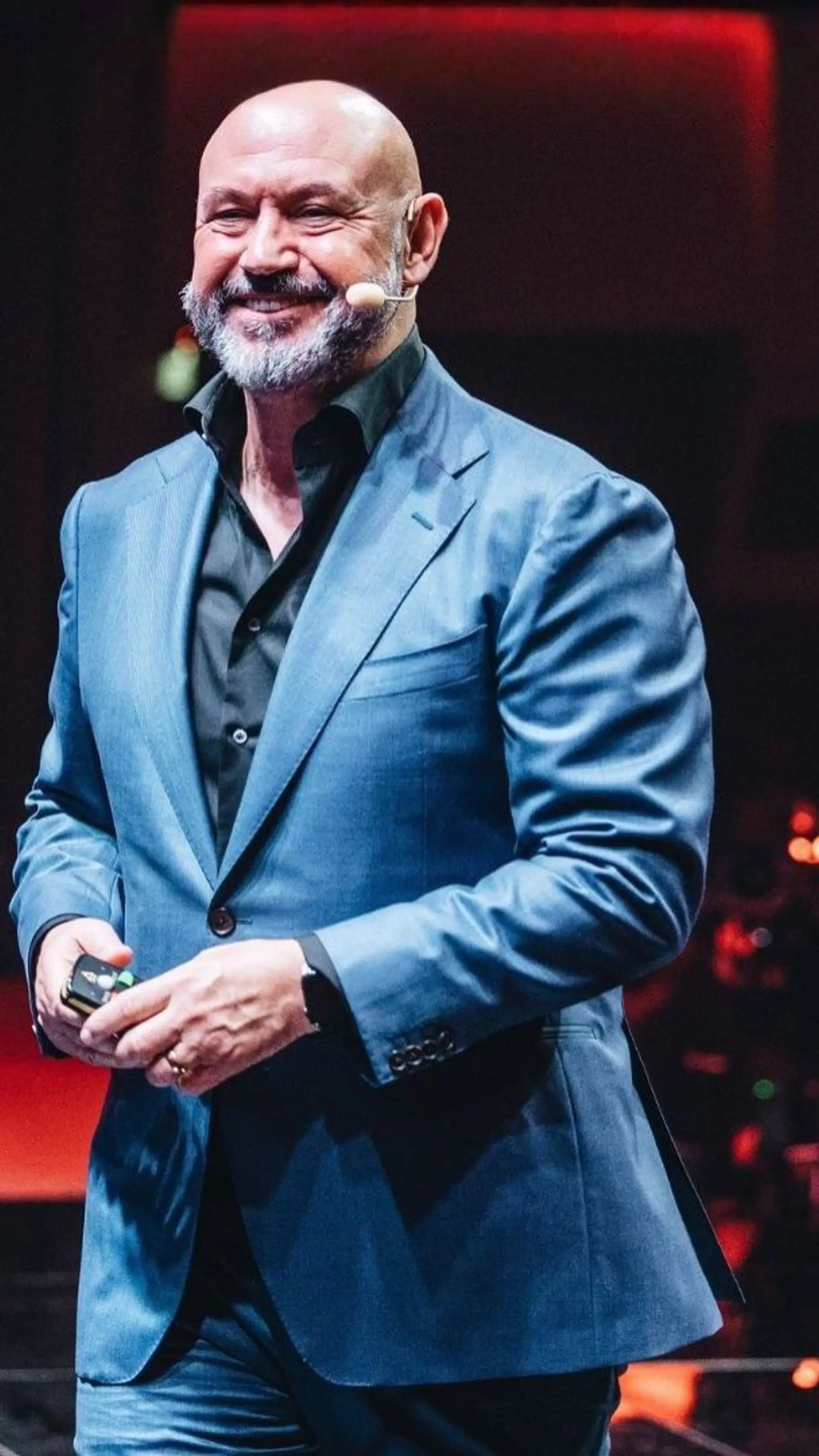 Andrew Bryant - <p data-start="270" data-end="441">Andrew Bryant equips leaders with self-leadership skills to thrive, perform, and lead with clarity in a fast-changing world.</p>