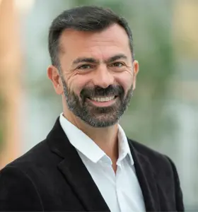 Lorenzo Fioramonti - Lorenzo Fioramonti offers powerful insights on sustainability, wellbeing economies and purpose-driven governance.