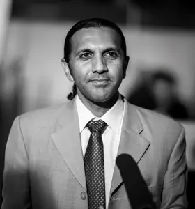 Dr. Avnesh Ratnanesan