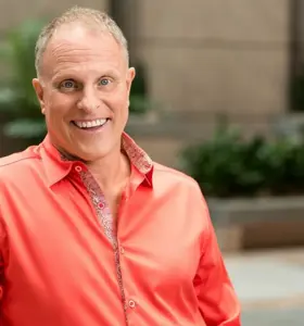 John Bates - John Bates helps leaders communicate with clarity, confidence, and influence, even in the most complex, high-stakes environments.