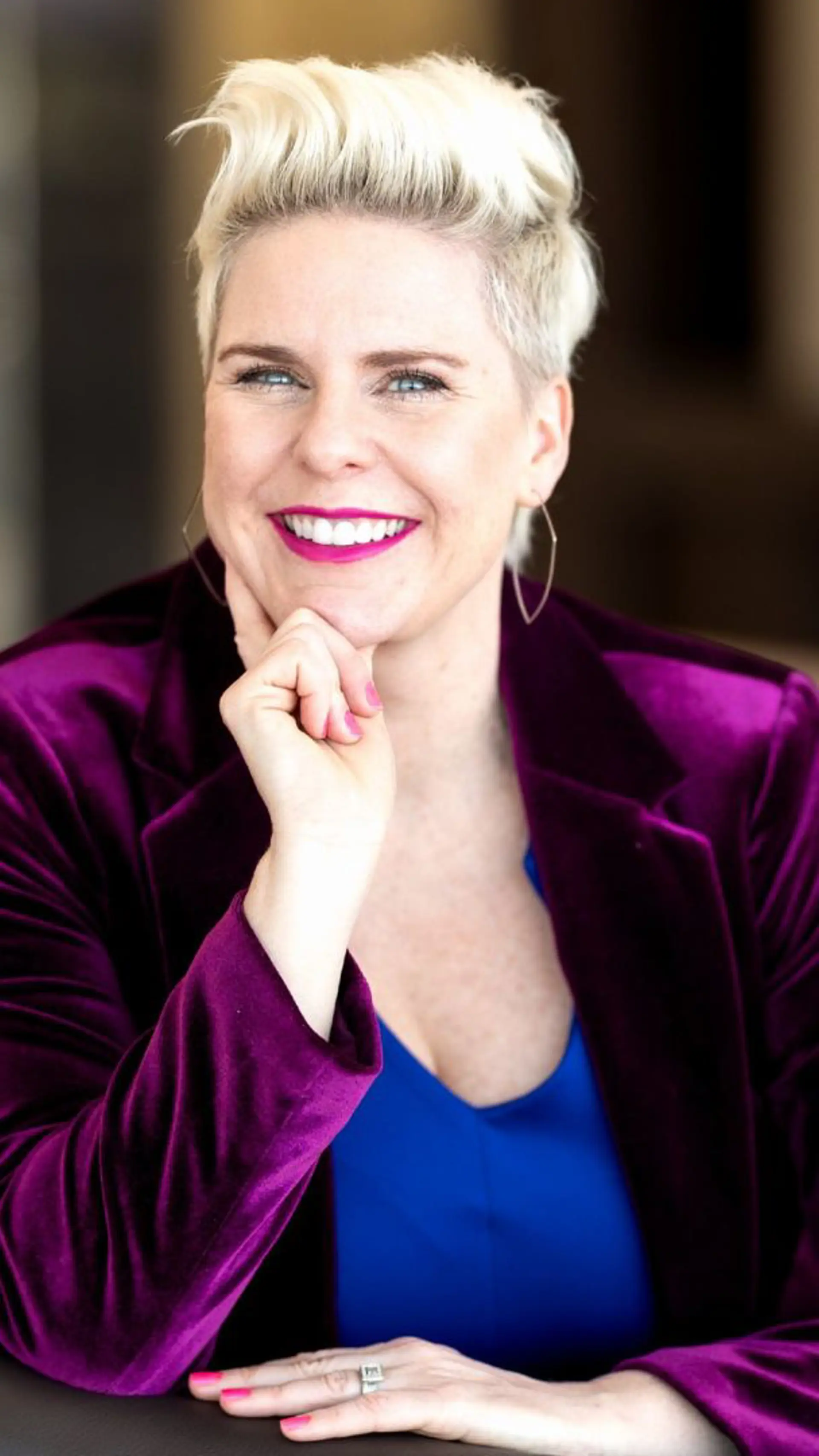Amber Swenor - <p data-start="198" data-end="314">Transformational leadership speaker blending authenticity, strategy and rock-band energy.</p>