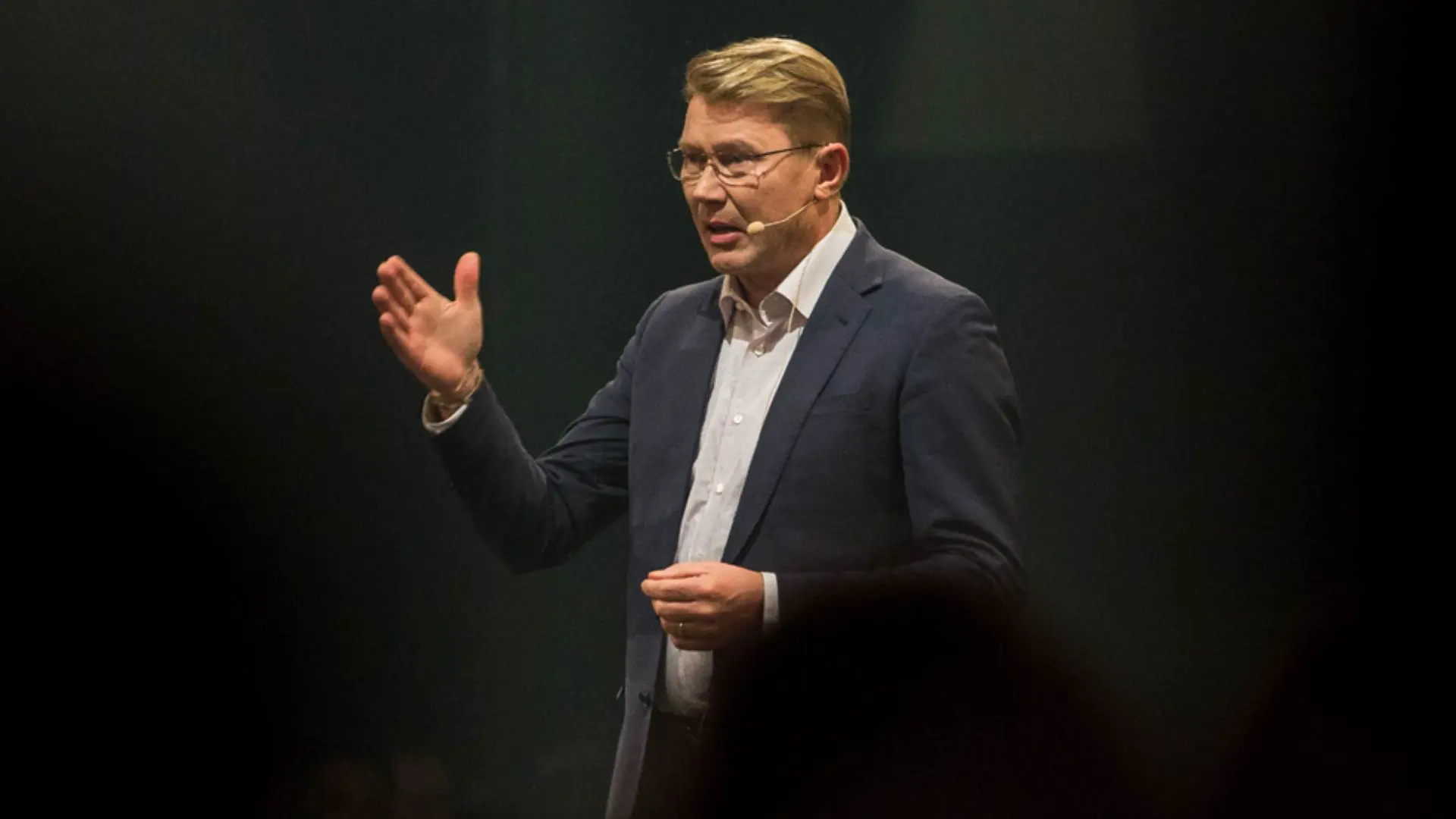 Mika Häkkinen - <p data-start="266" data-end="407">Two-time Formula 1 World Champion sharing lessons on focus, resilience and peak performance.</p>