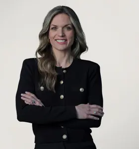 Amy Eliza Wong - Award-winning author and leadership speaker helping organizations turn everyday communication into trust, alignment, and momentum.