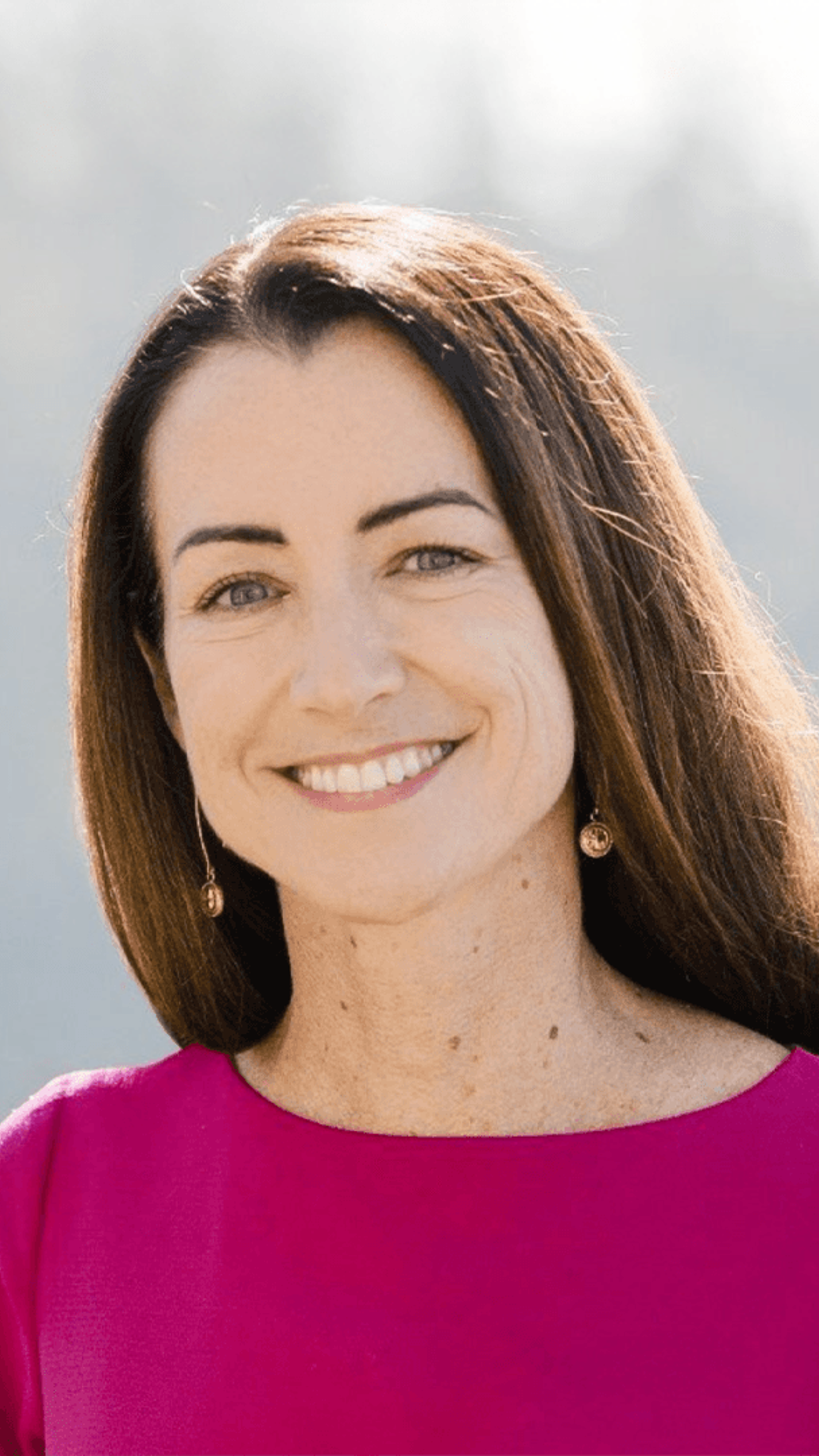 Tia Graham - Create a happier workplace! Tia’s energetic style captivates audiences, equipping them with tools to foster engagement and boost team morale.