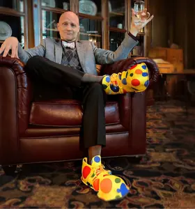 Scott Dikkers - Peabody-winning founder of The Onion on creativity, culture, and bold brand building.