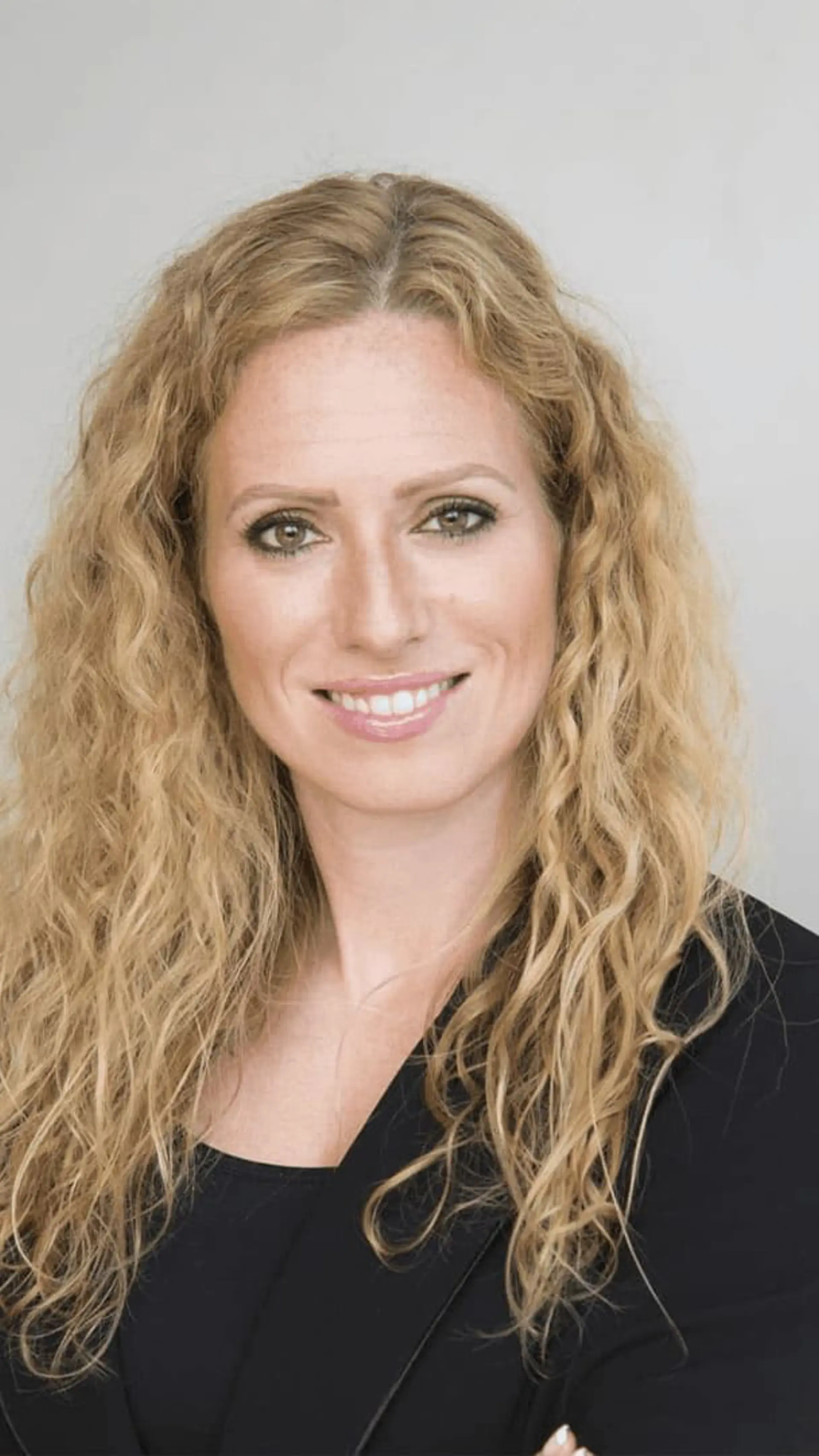 Victoria Pelletier - Victoria Pelletier offers engaging keynote speeches, delivered with authentic and knowledgeable energy, dedicated to going through life without any excuses