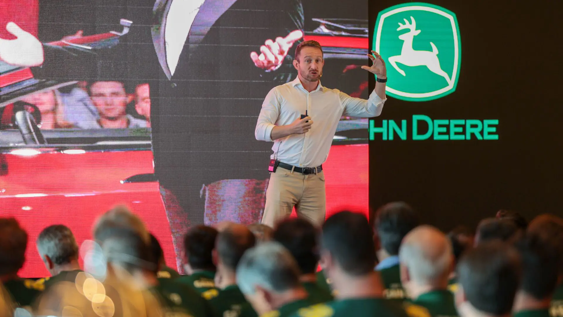 Andrea Iorio - <p data-start="265" data-end="434">Andrea Iorio inspires organizations to thrive in an AI-driven world by combining human skills, leadership and innovation.</p>