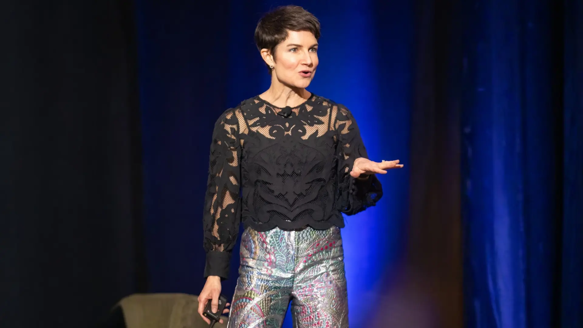 Marcey Rader - <div class="gmail_default">Marcey Rader helps leaders and teams cut the busywork, run fewer, better meetings, and protect their focus and energy to do their best work without running themselves into the ground</div>