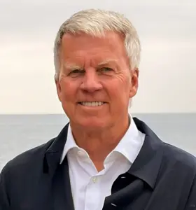 Ron Johnson - Ron Johnson, creator of the Apple Stores, shares powerful lessons on innovation, customer experience, culture and inspiring teams through meaningful work.