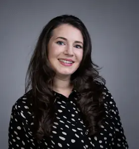 Áine Maher - Neurocognitive leadership consultant helping organisations strengthen decision-making, inclusion and human potential through neuroscience.