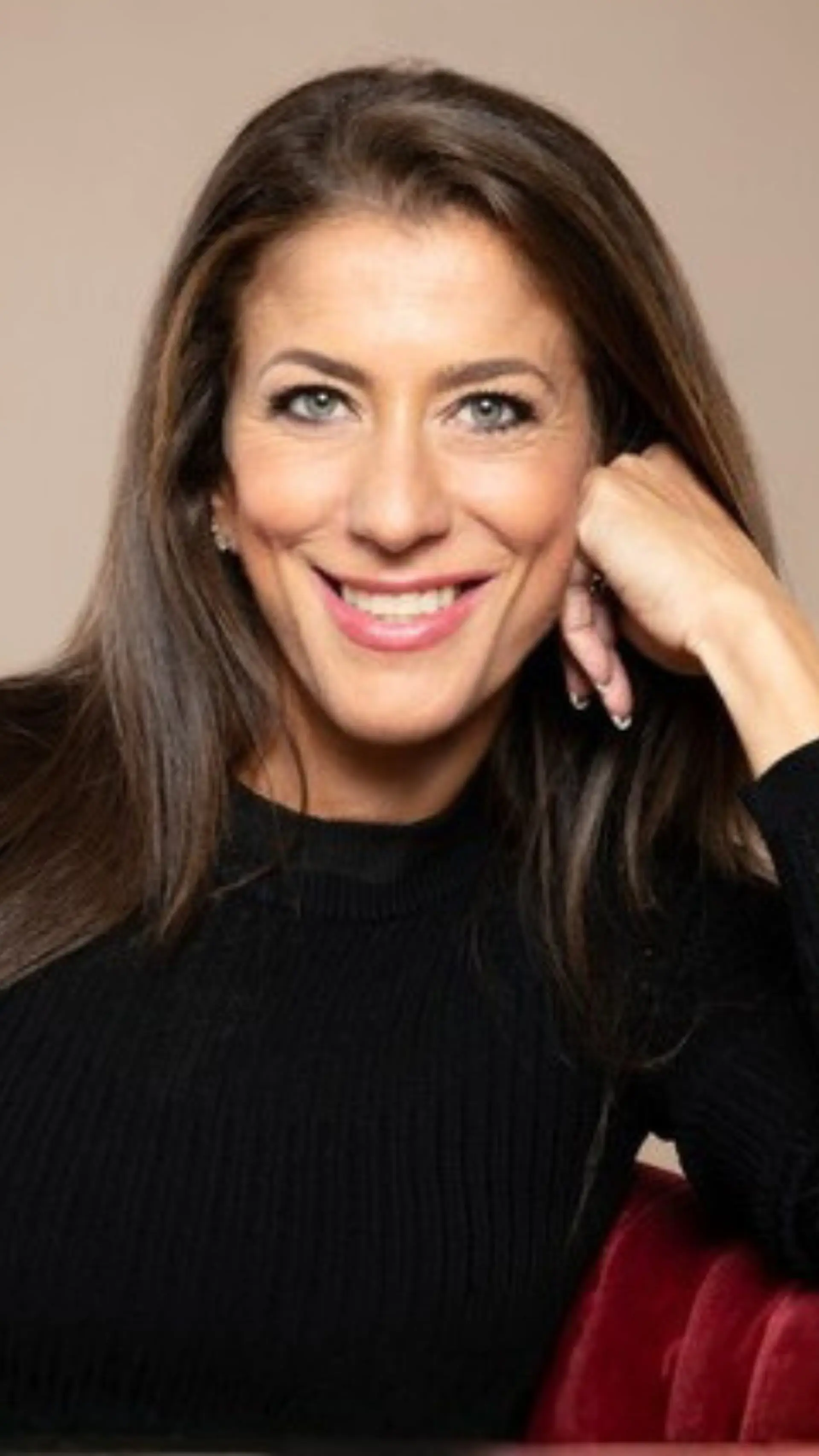 Mona Riabacke - <p>Mona Riabacke helps leaders make strong decisions, build trust, and lead teams with confidence in times of rapid change and uncertainty.</p>