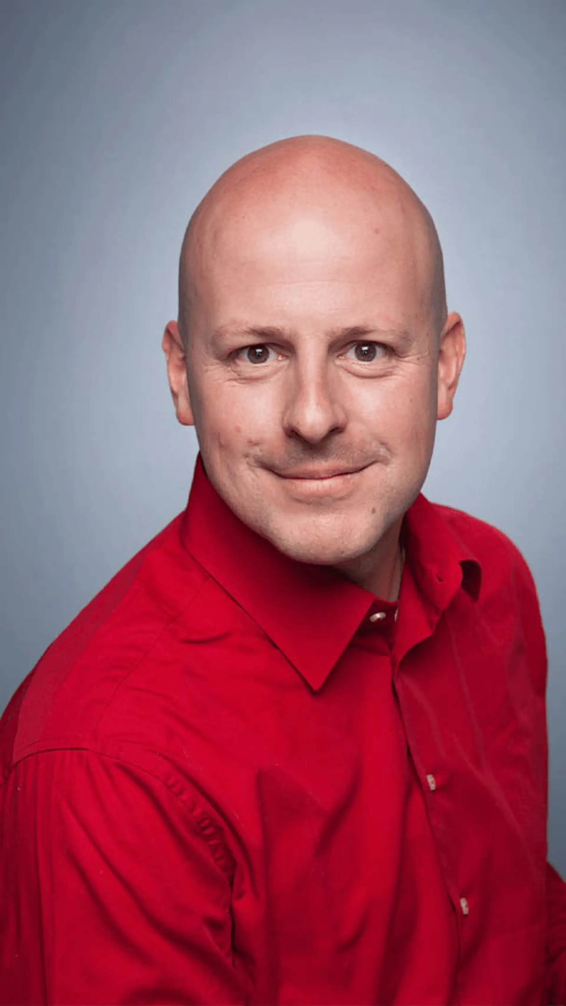 Ramon Vullings - Elevate your business strategy with keynote speaker Ramon Vullings, a cross-industry expert who transforms organizations through innovative thinking.