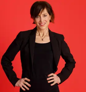 Fiona Passantino - Fiona Passantino helps leaders and professionals understand AI and use it with confidence, creativity and human connection in the modern workplace.