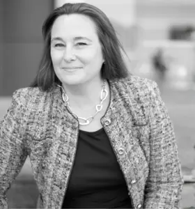 Johanna Hooper - Leadership speaker Johanna Hooper brings 25+ years of real-world experience, blending Navy leadership, consultancy insight, and engaging storytelling.