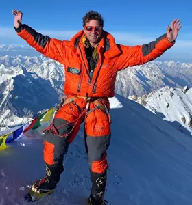 Kenton Cool - Kenton Cool is a record-breaking Everest mountaineer, elite mountain guide and engaging speaker on leadership and performance under pressure.