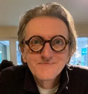 Peter Hall Jones - Peter Hall Jones inspires organizations worldwide to embrace sustainable change, boost morale, and build a culture of curiosity, creativity, and innovation.