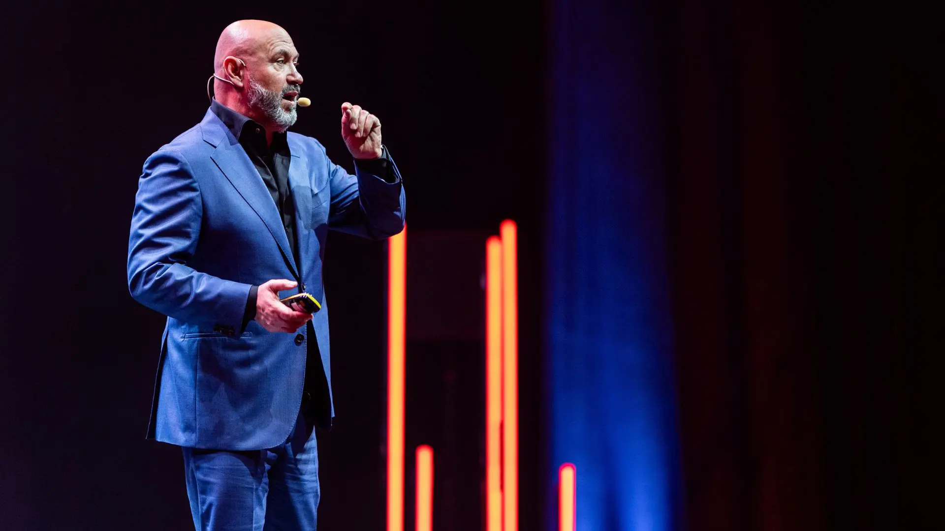 Andrew Bryant - <p data-start="270" data-end="441">Andrew Bryant equips leaders with self-leadership skills to thrive, perform, and lead with clarity in a fast-changing world.</p>