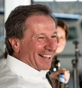 Maurizio Cheli - Maurizio Cheli brings the intensity of spaceflight, test piloting and entrepreneurship to audiences seeking clarity, courage and high performance.