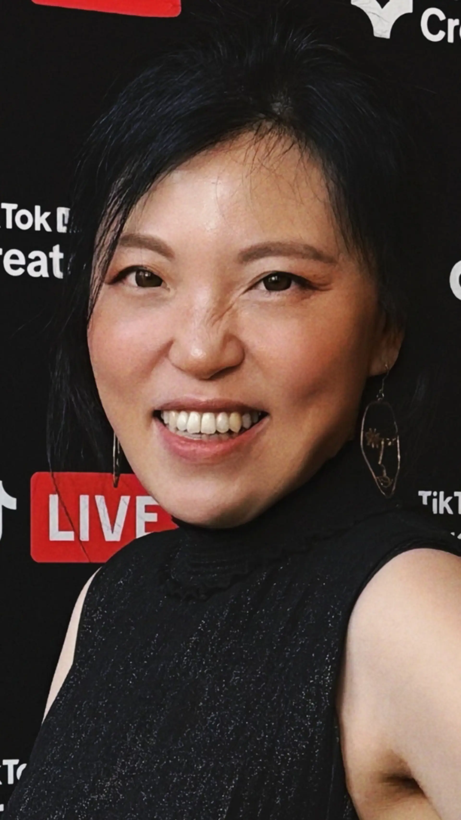 Yenan Wang - <p>Creator commerce expert helping brands turn social content, creators and live shopping into measurable growth.</p>