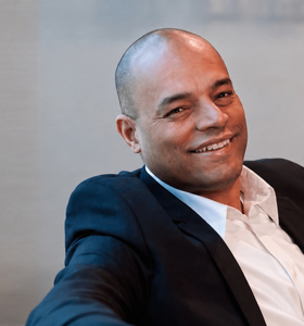 Thomas Anglero - Thomas Anglero helps leaders understand what happens when AI reshapes business, leadership, and decision-making.