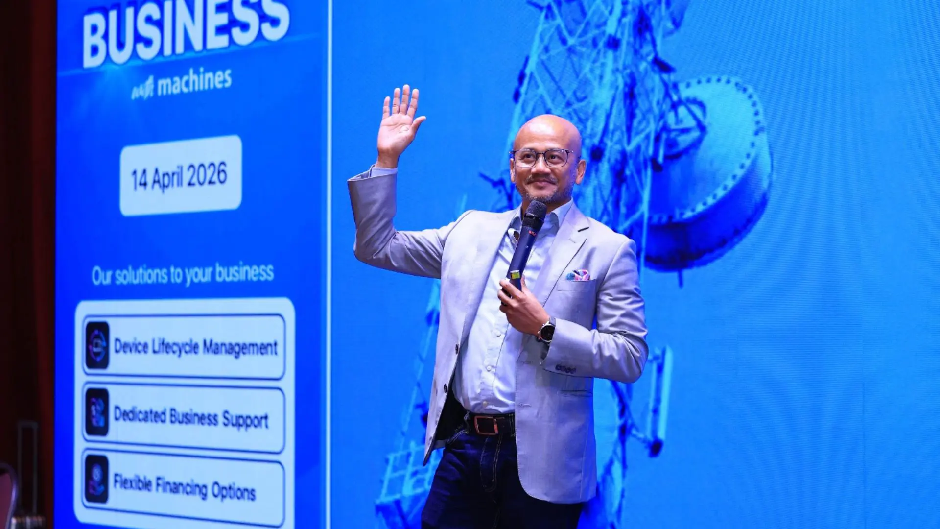 Azran Osman-Rani - <p data-start="273" data-end="448">Azran Osman-Rani builds and scales businesses, from startups to IPO, sharing honest lessons on leadership, growth, and resilience.</p>