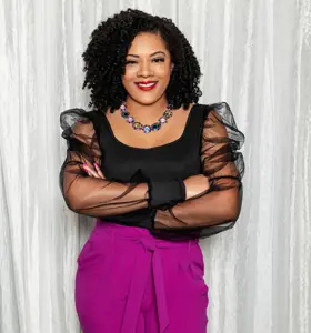Kiaundra Jackson - Dr. Kiaundra Jackson is an award-winning therapist and speaker delivering practical, culturally relevant insights on mental health and relationships.