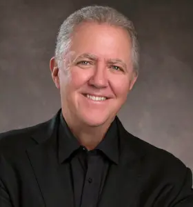 Dennis Snow - Dennis Snow brings 20 years of Disney experience to organizations looking to strengthen customer service, leadership and employee development.