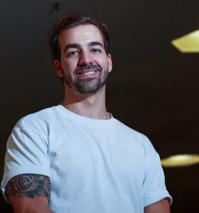 Guillermo Martinez Guana-Vivas - Guillermo Gauna-Vivas inspires audiences with powerful stories of innovation, empathy and real-world impact through technology and social action.