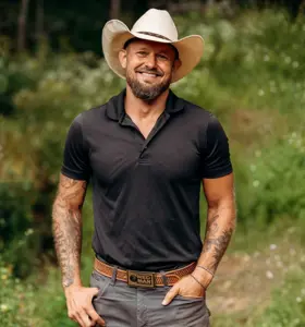 Doc Hendley - Doc Hendley inspires audiences with his journey from bartender to humanitarian, bringing clean water and dignity to millions worldwide.