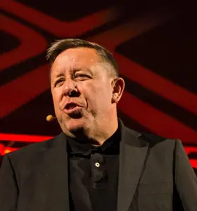 Gordon Tregold - Boost performance by 200% and achieve measurable success with Gordon Tredgold, a global leadership expert.