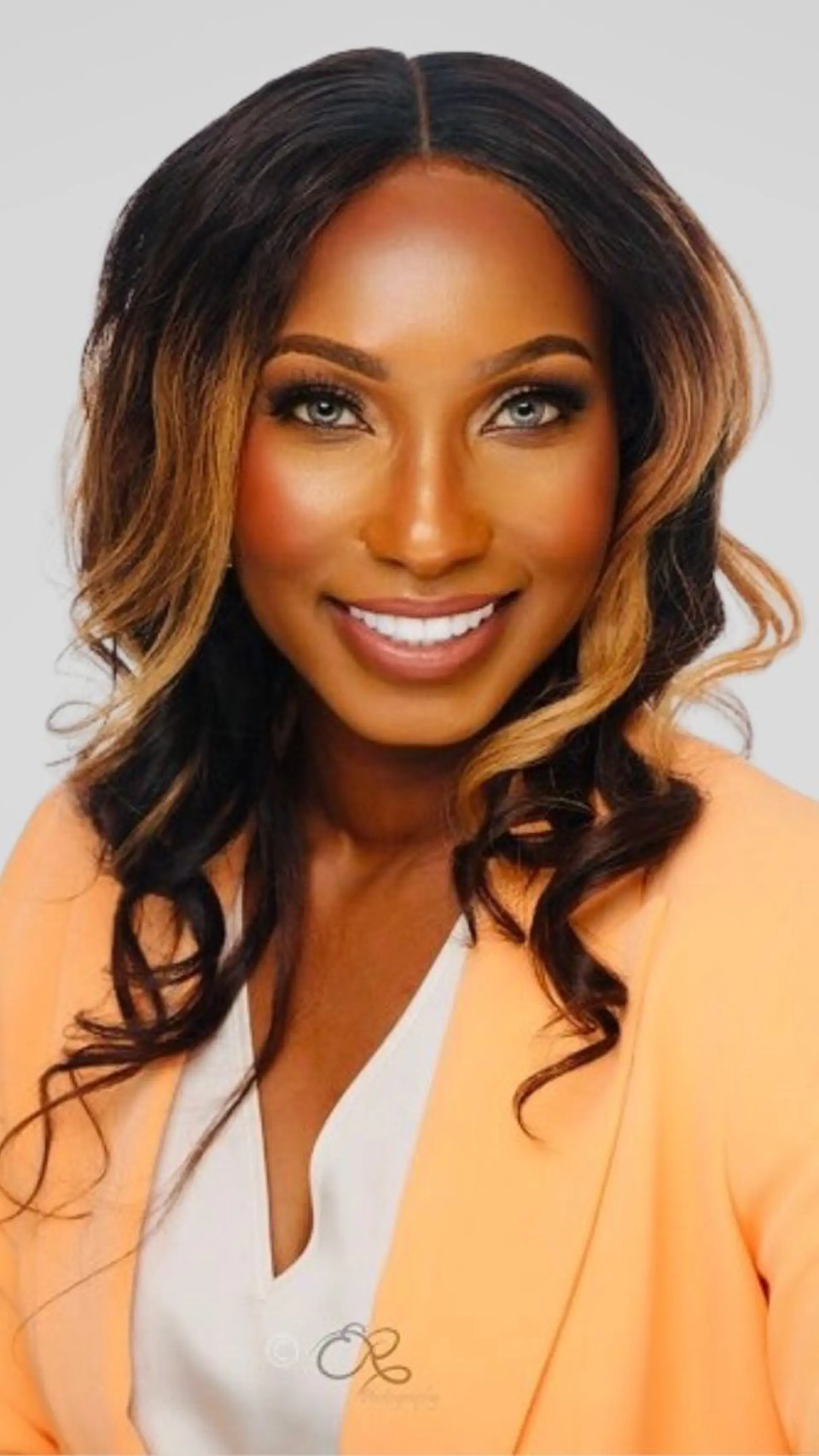 Adrienne Somerville - <p data-start="304" data-end="464">International bestselling author and leadership expert empowering organizations to master talent and mentoring.</p>