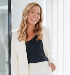 Claire Brumby - Entrepreneur and leadership expert unlocking confident, high-performing teams.