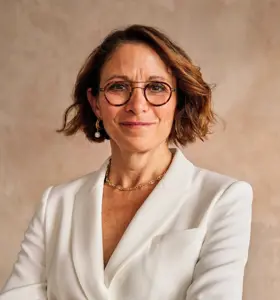 Alex Panayotou - Strategic advisor helping leaders sustain performance, sharpen decisions and manage energy under prolonged pressure.