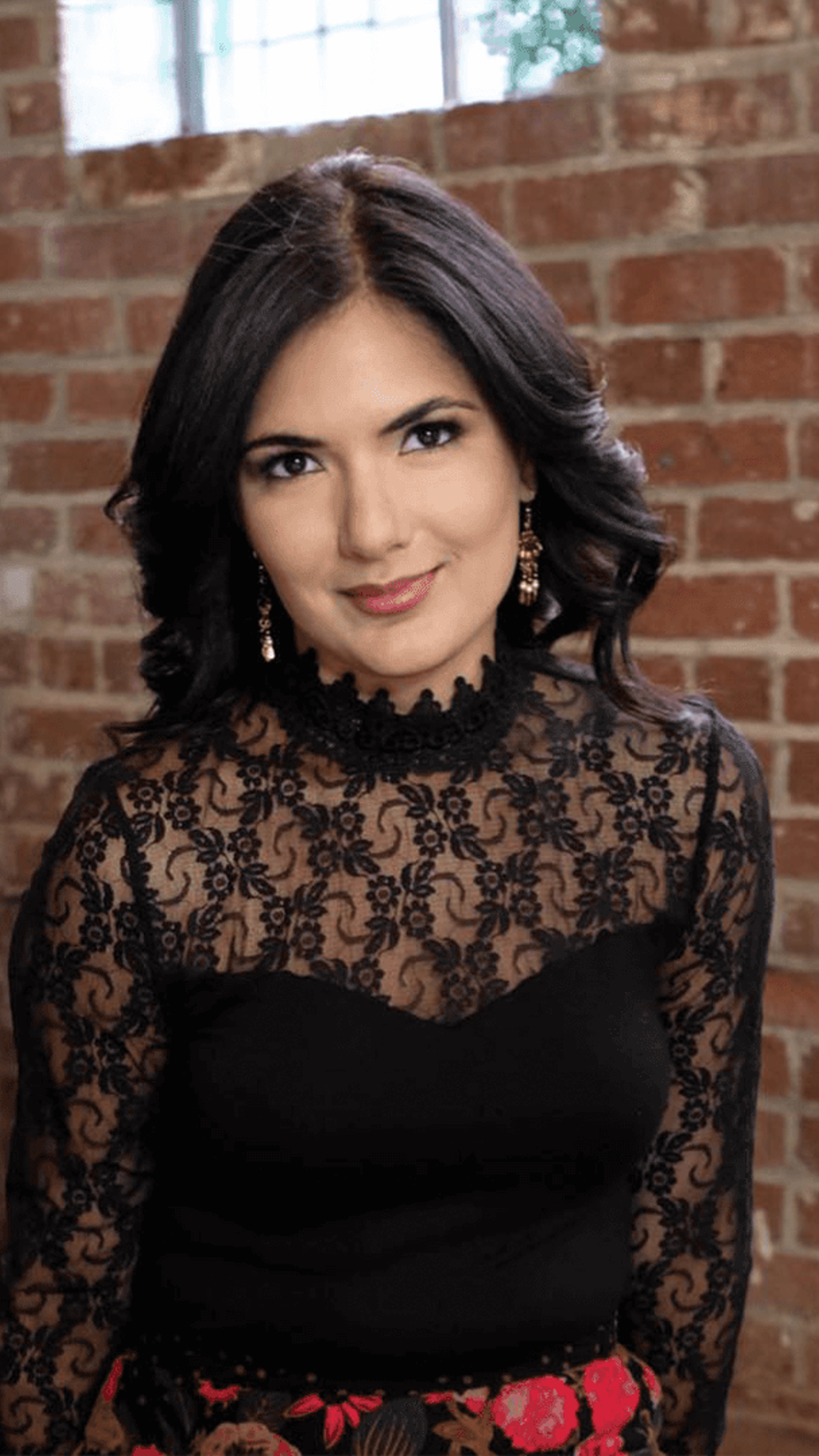 Sucheta Rawal - <p>Founder, writer, author and speaker, Sucheta Rawal inspires meaningful travel incorporating stories from visiting over 120 countries.</p>