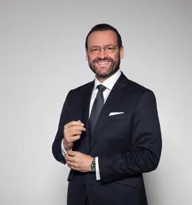 Rowan Gibson - Unlock new growth opportunities with Rowan Gibson, renowned as the 'Innovation Grandmaster' and the strategic catalyst for major global brands.