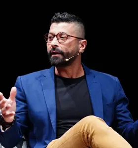 Neil Agius - Neil Agius is one of the world’s greatest open-water endurance swimmers. He helps leaders and teams stay focused, calm and confident, even in extreme conditions.