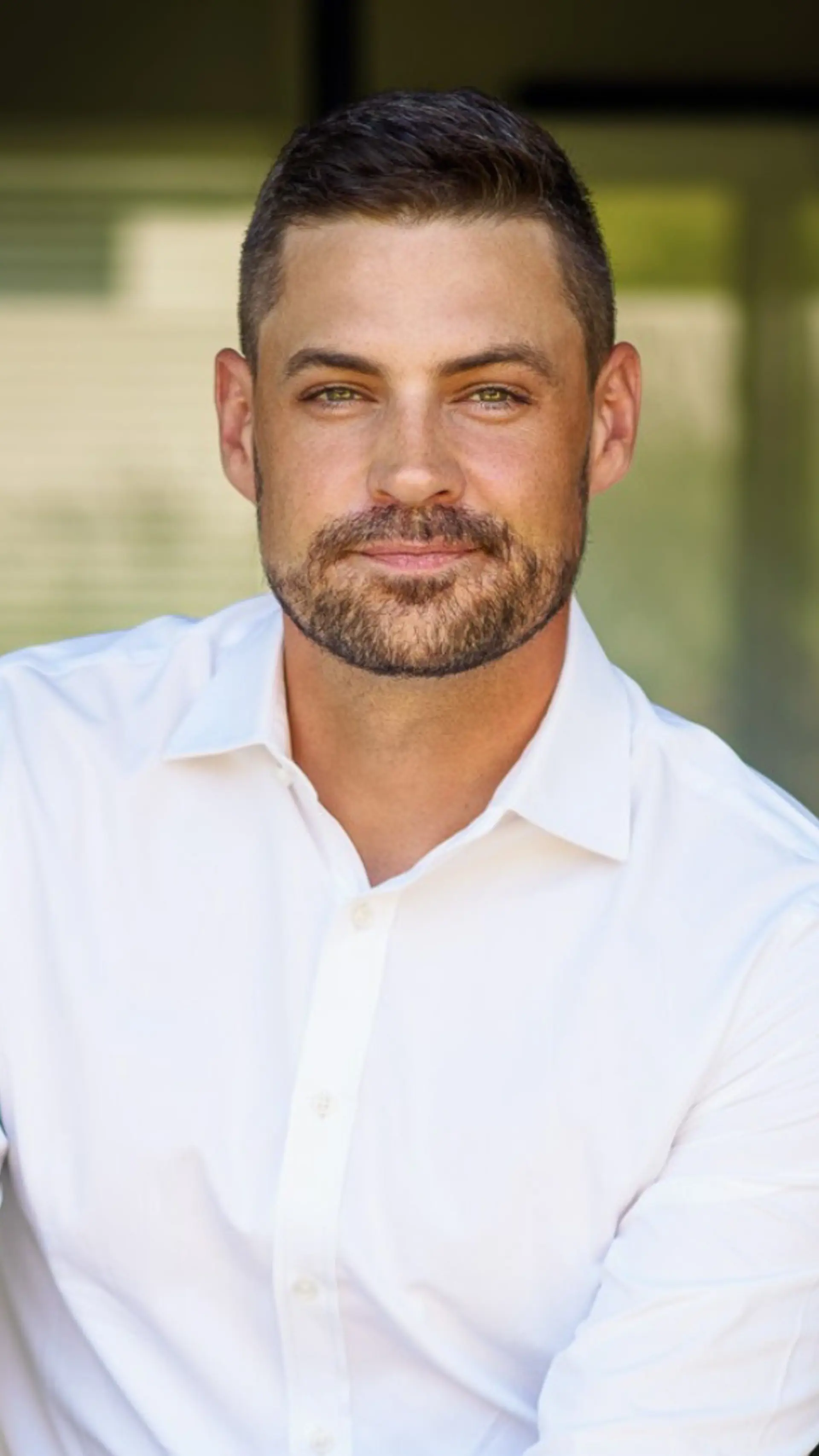 Erik Kruger - <p>Erik Kruger decodes how leaders truly evolve and why transformation either sticks or fades across teams and organizations.</p>