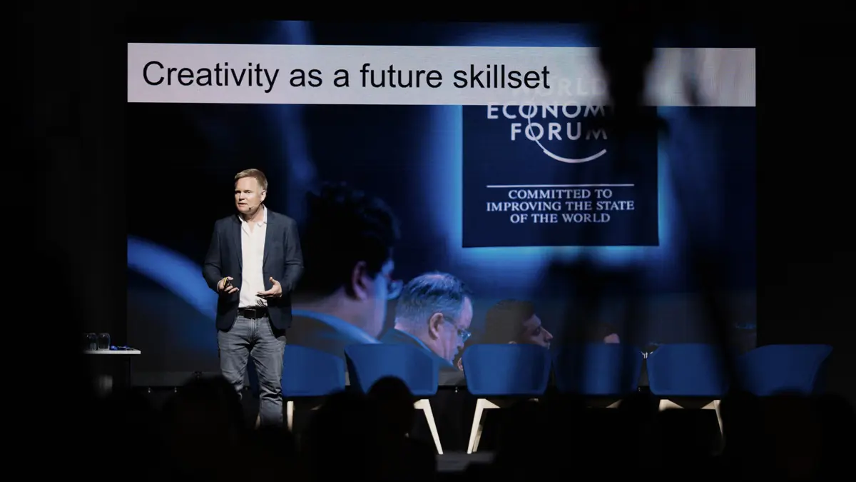 Think Outside the Box - with Artificial Intelligence