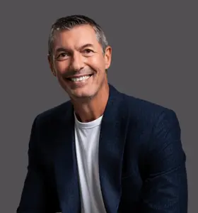 Christophe Caïs - Founder of CXG and global advisor helping luxury brands transform customer experience, retail performance, and strategy in a digital era.