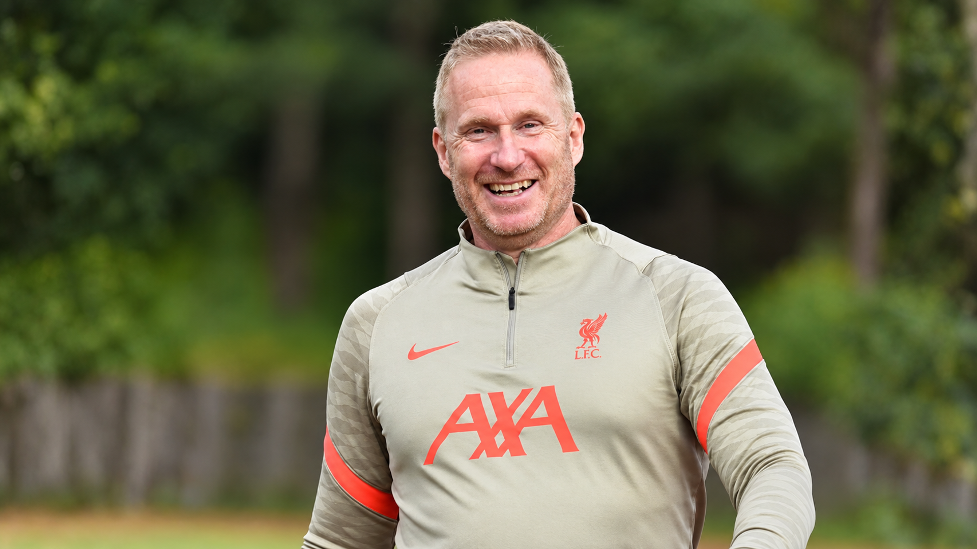 Thomas Grønnemark - <p data-pm-slice="1 1 []">Professional throw-in coach, author and speaker with 1,000+ tailored talks on motivation, job satisfaction, teamwork and thinking differently.</p>